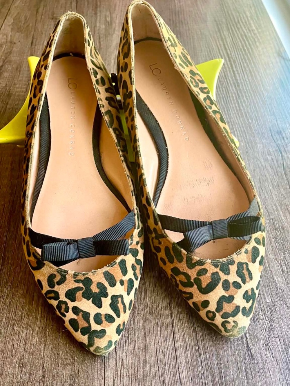 LC Lauren Conrad Leopard Print Bow Flats 8 – Pointed Toe